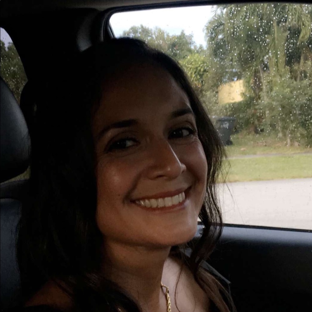 Meet your Posher, Marcela